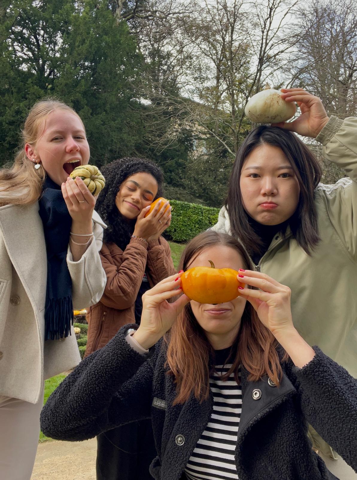 Girls from all over the world discovering "les petits plaisirs de la vie" in France